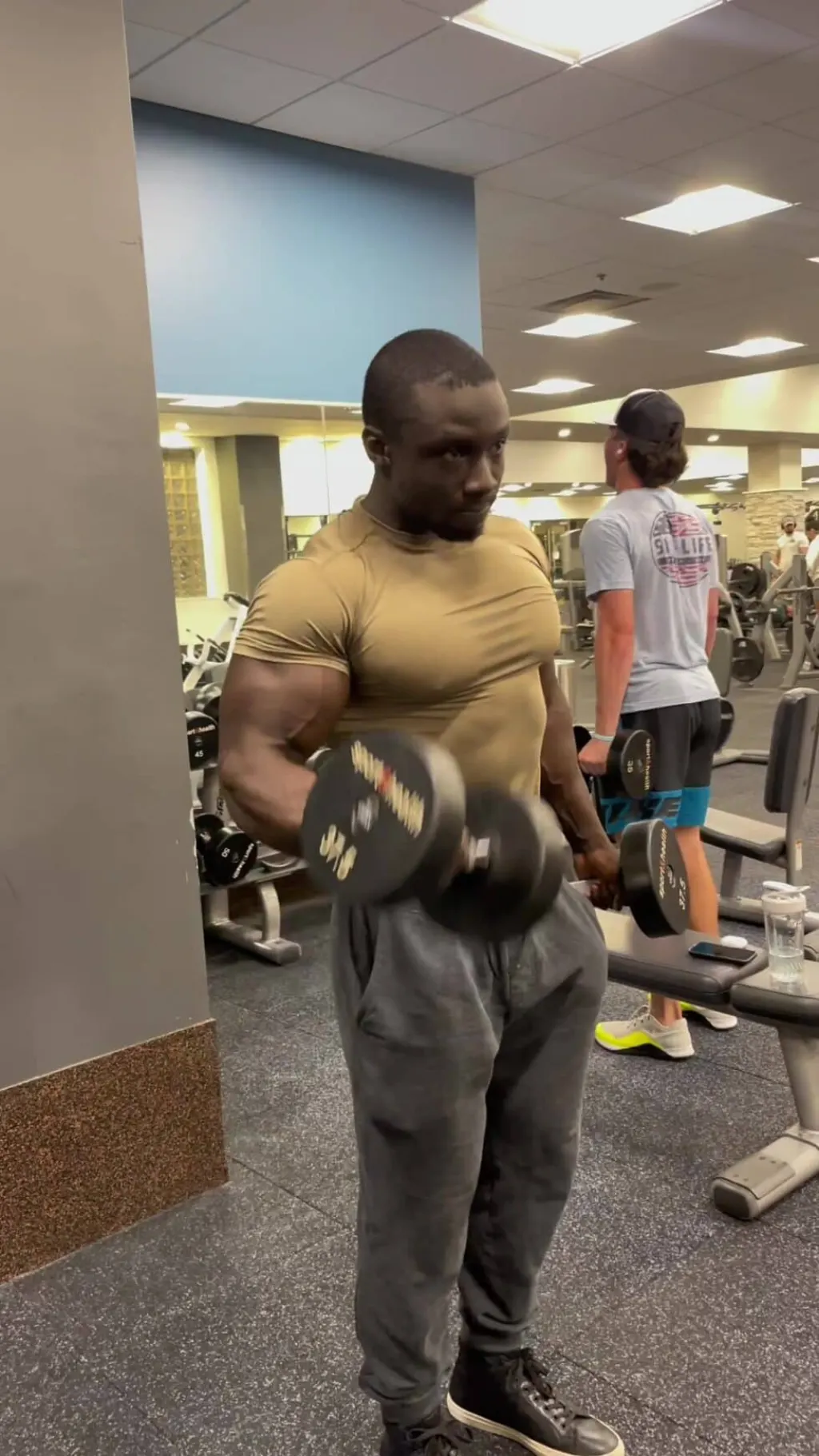 @kebe_lifts 3 tips #senegalese #galesentiktok #sportif #exercicebiceps