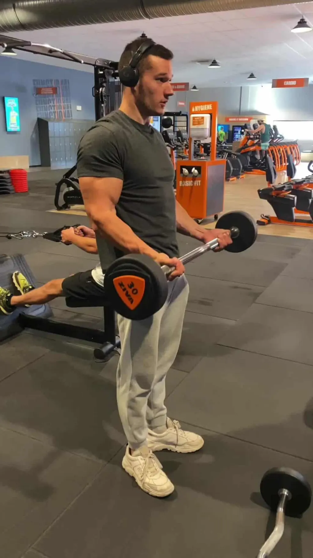 @theoo.lrt Séance dos-biceps elle vas t’anéantir #exercicebiceps